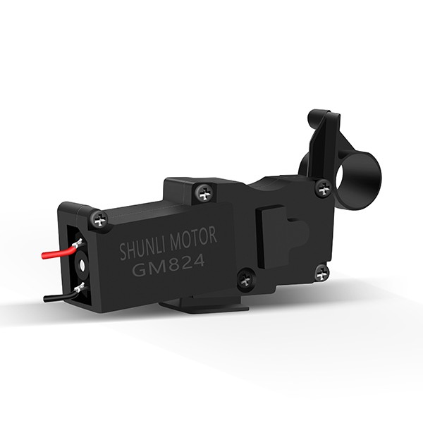 GM824F